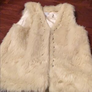 NWT Swoon cream fax fur ladies vest sz lg